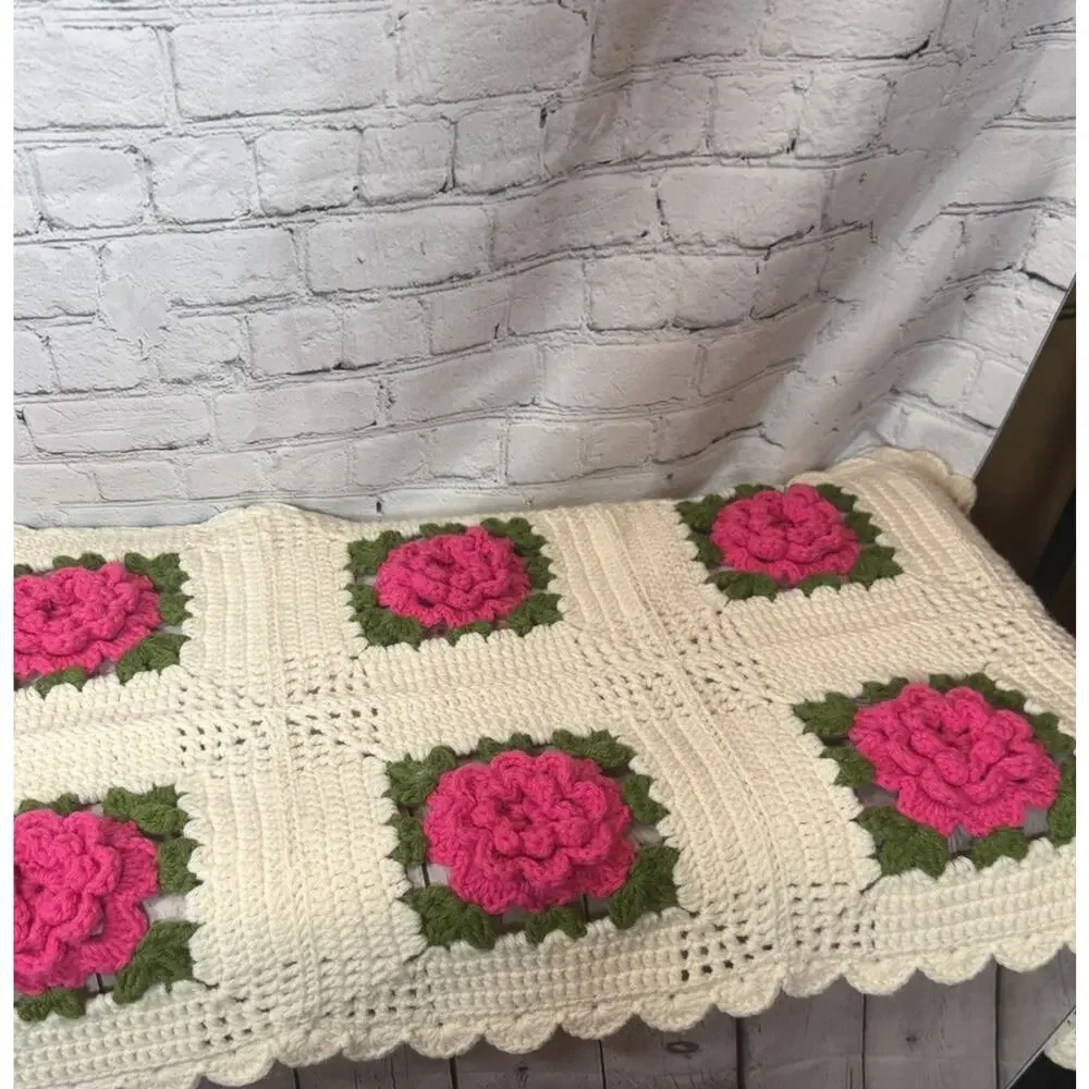 Vintage Handmade Crocheted Rose Sofa Runner Afghan Cream King Bed Boho‎ Decor 3D